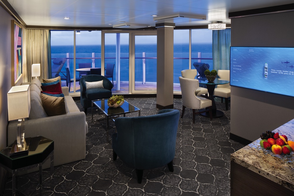 Spacious AquaTheatre Suite - 1 Bedroom